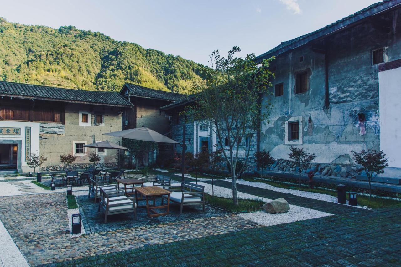 Отель Tsingpu Tulou Retreat Zhangzhou Экстерьер фото